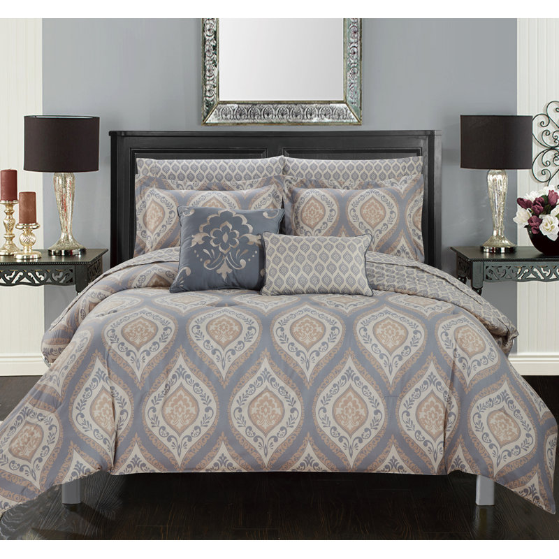 Ensemble d'édredon gris Bethage avec ensemble de draps assorti, Très grand édredon et 8 pièces supplémentaires