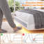 Lit plateforme flottant en similicuir blanc, taille standard, avec tête de lit capitonnée en losanges et éclairage LED. Sommier non requis, conception silencieuse, montage facile.-1289493094-1289493095