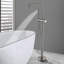Robinet de baignoire autoportant à poignée simple avec douche à main-111704776