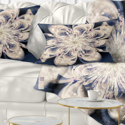 Coussin décoratif à motif floral blanc et fleur blanche