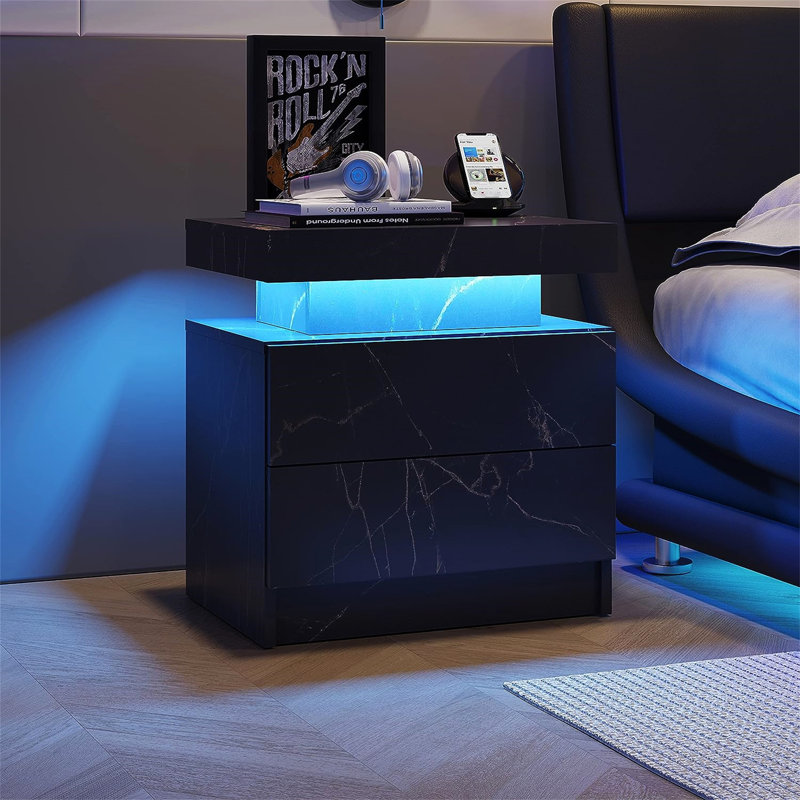 Delonia 19.3'' W Nightstand, Black/Gold