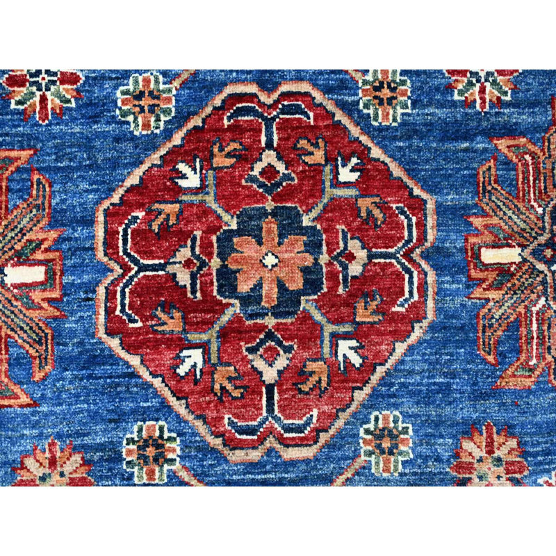 Tapis bleu pervenche 9 pi 10 po x 13 pi 5 po avec bordure marguerite blanche, colorants végétaux, éléments géométriques Super Diehl, laine veloutée, tapis oriental noué à la main