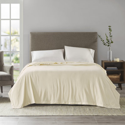 Microfleece Ivory Grid Pattern All Season King Blanket