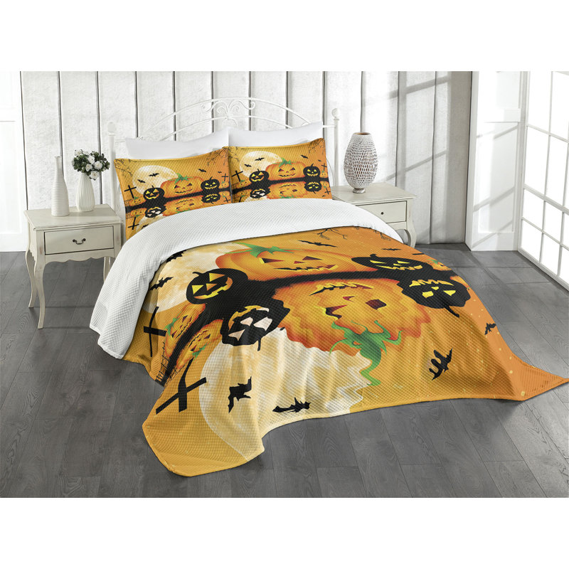 Ambesonne Halloween Bedspread Scary, King Bedspread + 2 Standard Shams