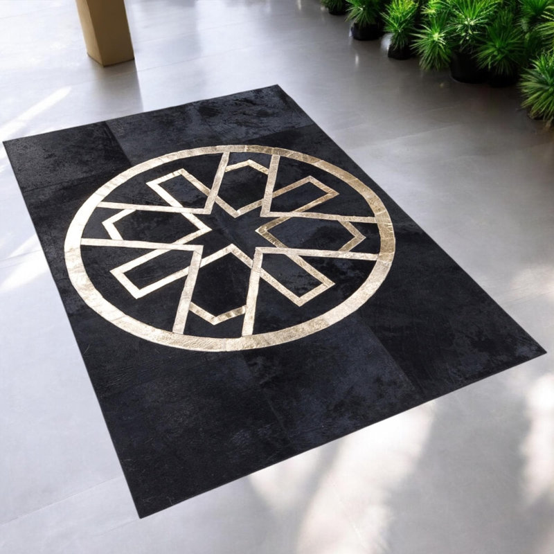 Tapis en cuir de vache noir à motif géométrique_2 x 3 pi, Tapis de couloir 2 pi x 7 pi 6 po