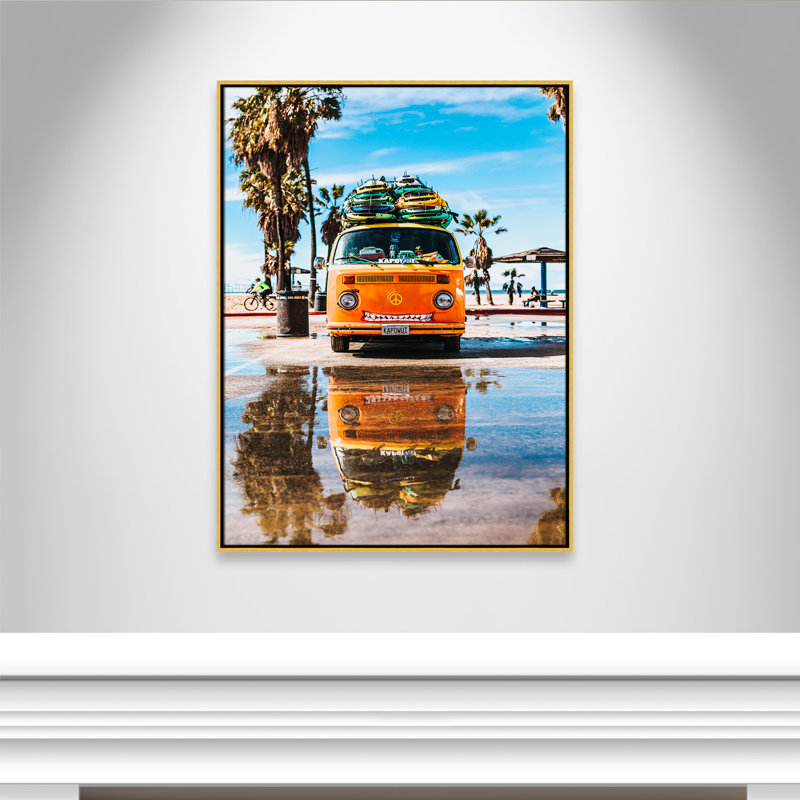 «Coastal Cruiser» par Tyler Nix, H 41,5 po x l 31,5 po x P 2 po, Cadre flottant doré, Pas de tapis