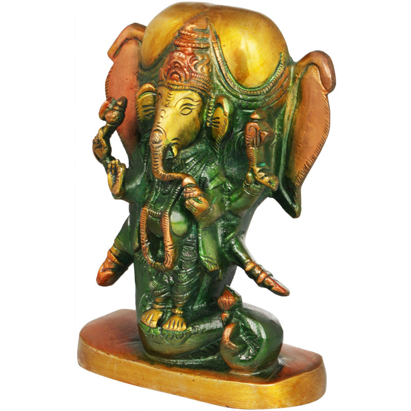 Statue de lord Ganesha debout