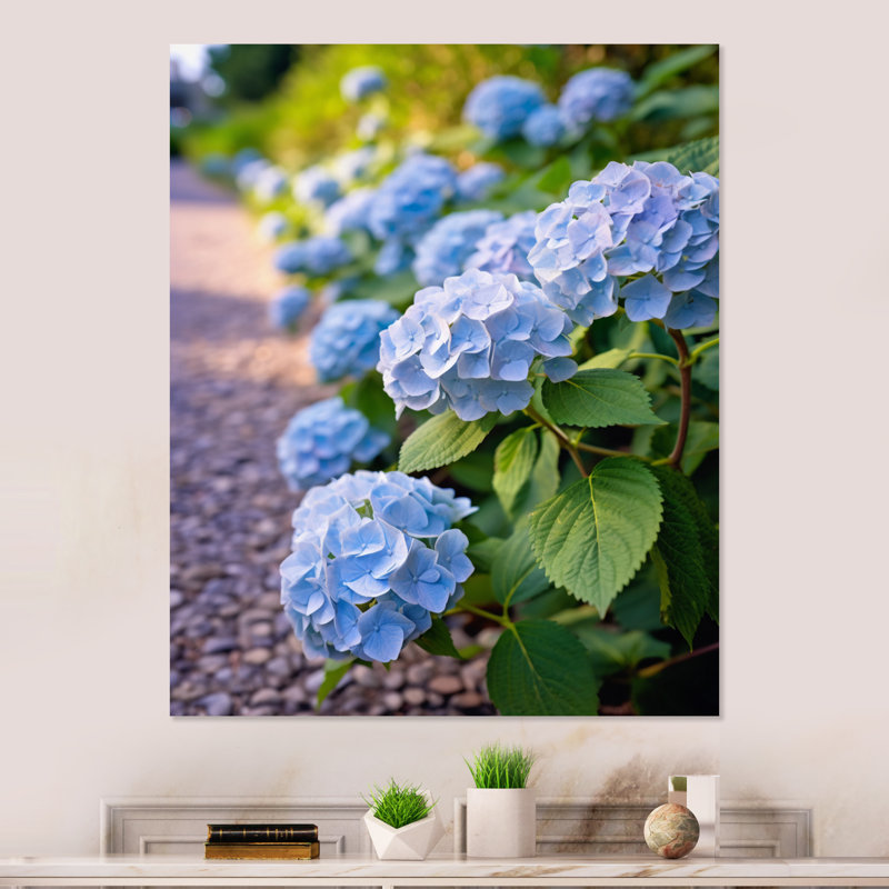 Fleurs d'hortensia bleues sur impression métallique, H 32 po x l 16 po