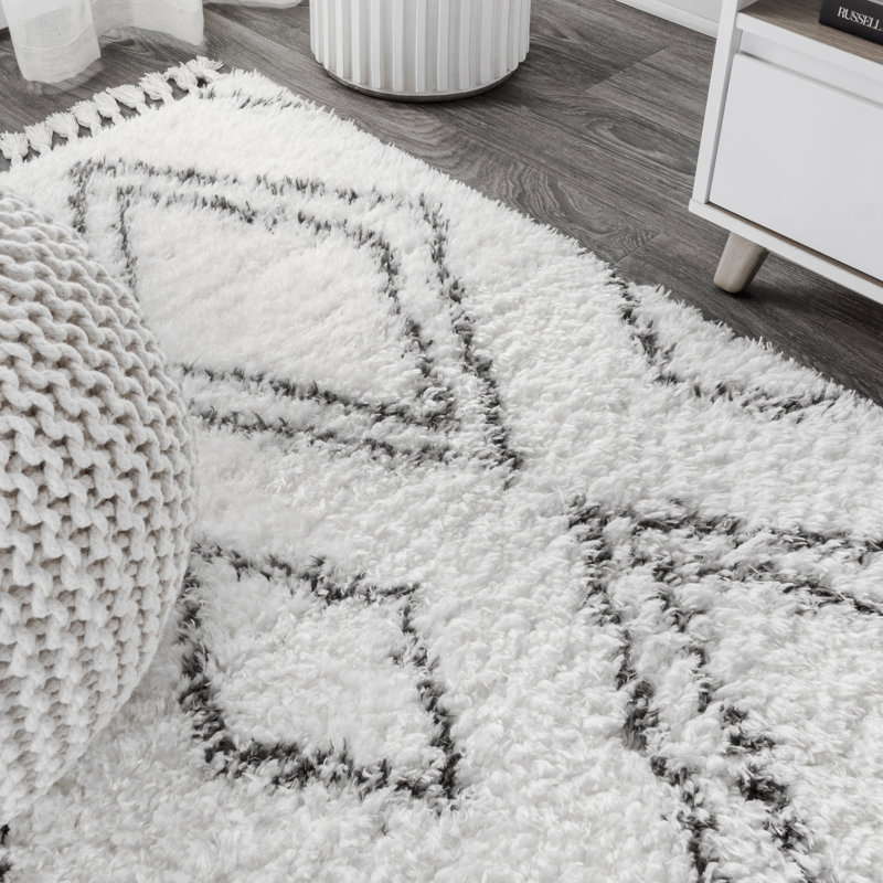 Perine Moroccan Style Diamond Shag Ivory/Dark Gray Rug, Rectangle 3'11" x 6'