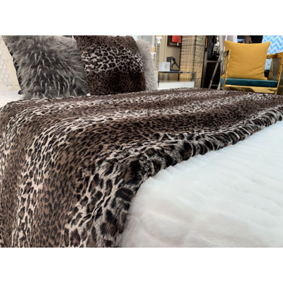 Lepo Collection Machine Made Throw Blanket