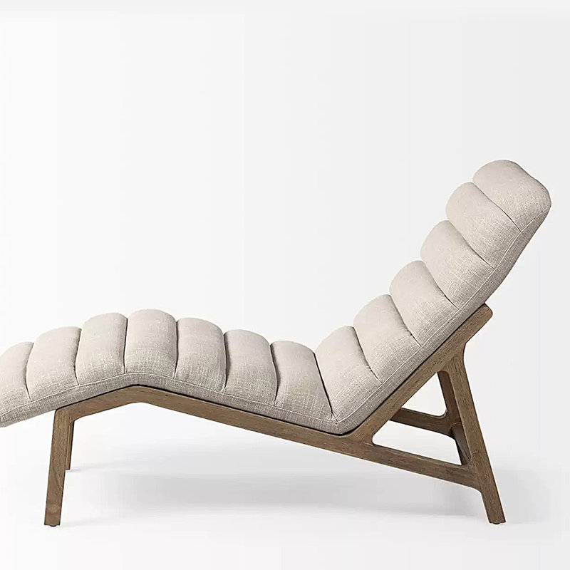 Chaise en bois massif simple et confortable