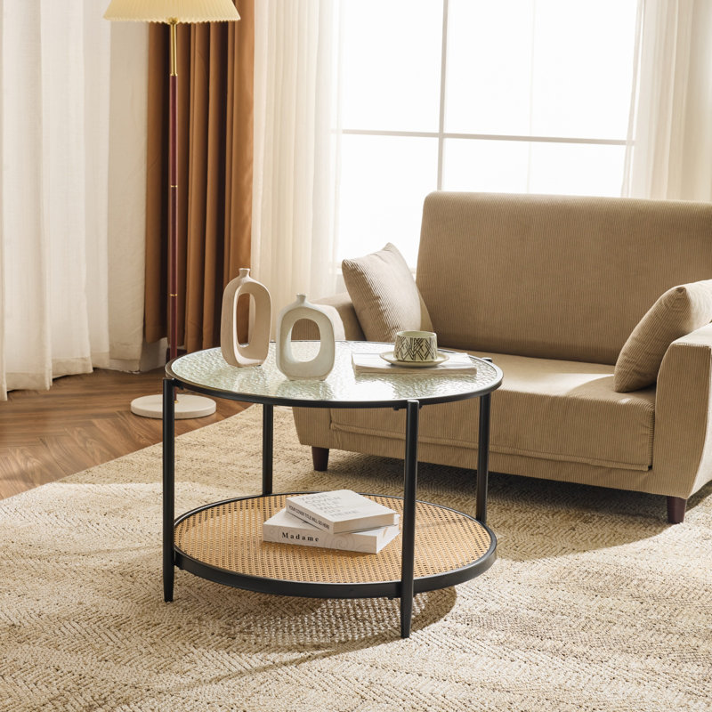 Table basse noire en rotin