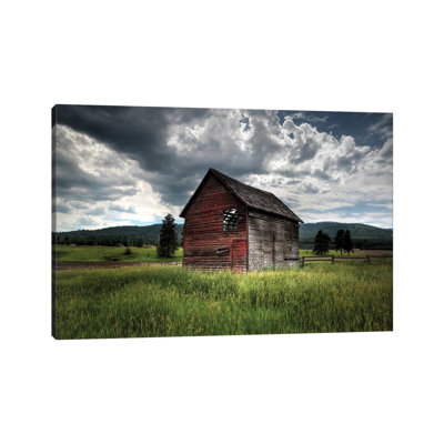Montana Barn I - Print on Canvas