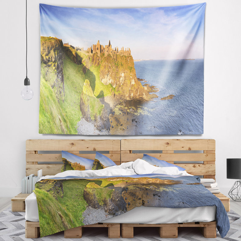 Tapisserie paysage marin du château de Dunluce en Irlande du Nord, H 50 po x l 60 po