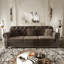 Canapé Chesterfield Mid-Century moderne en velours avec garniture cloutée, accoudoirs roulés et 3 coussins, pour des espaces de vie élégants-1040220558