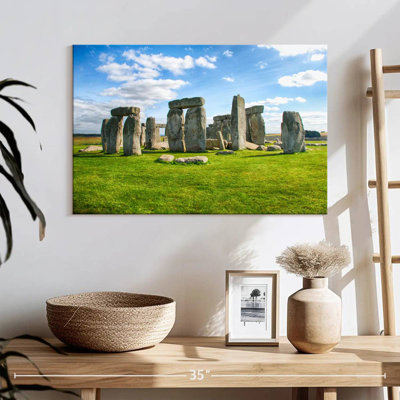 Nicci Stonehenge In England