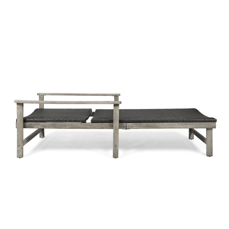 Chaise longue en bois avec position réglable et métal gris