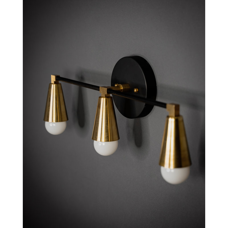 Claraliz Wallchiere, Brass Black