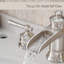Robinet pour salle de bain à finition nickel