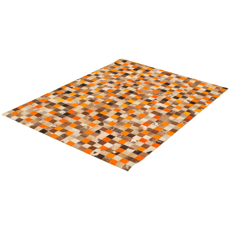 Tapis orange en cuir de vache fait à la main Alasha Patchwork Rectangle 5 pi 8 po x 7 pi 10 po