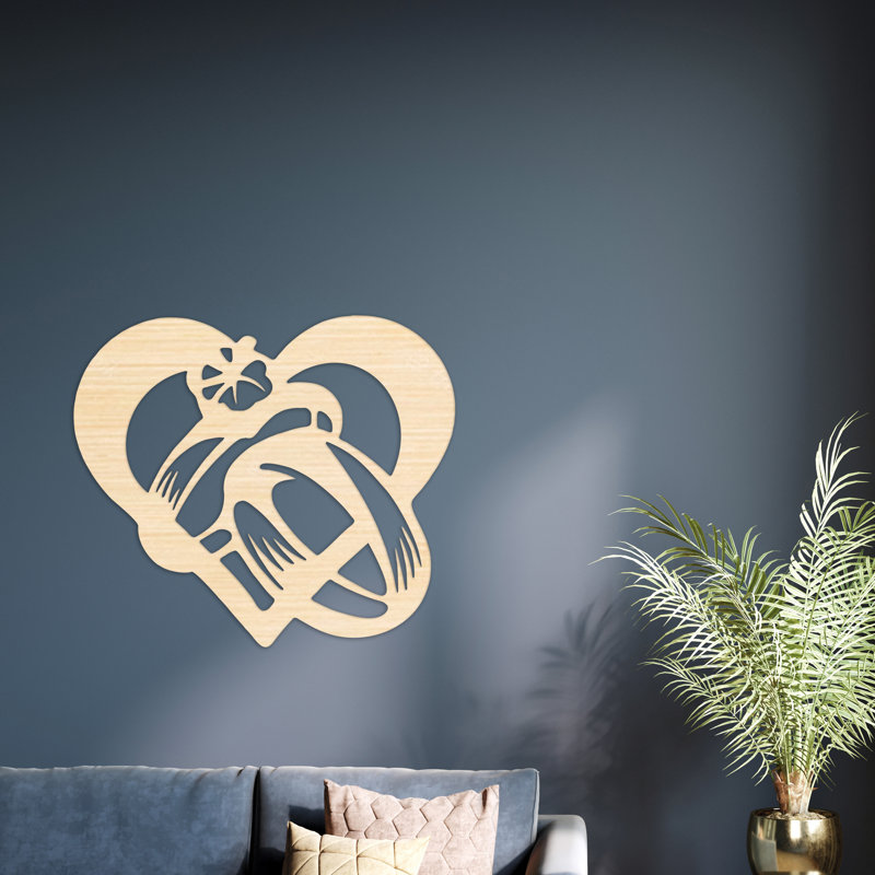 Art mural en forme de cœur avec deux anneaux - bouleau baltique naturel, H 28 po x l 32 po x P 0,25 po