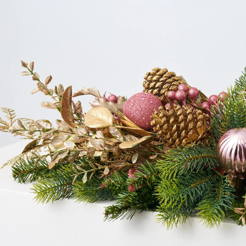 Ornement de table de Noël en forme de boule de pin et rose