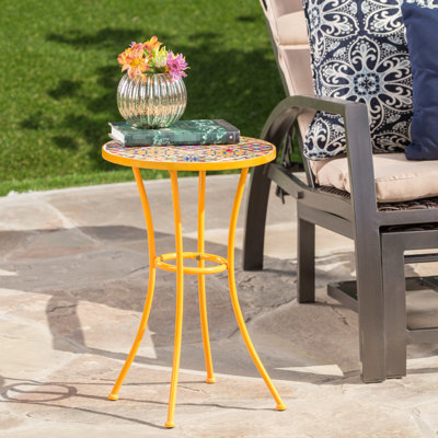 Table de bout de patio jaune, faite de carreaux de céramique et de fer, d'un poids de 11,19 lb et d'une apparence attrayante