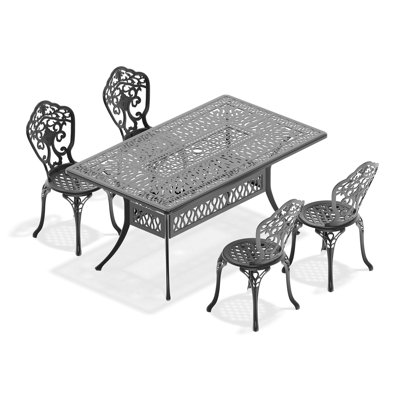 5 chaises en aluminium coulé avec cadre noir. Lignes exquises pour le style. 100% de durabilité. Temps, corrosion, revêtement. Siège ergonomique. Patin antidérapant. Facile à assembler. Seats 4. Table rectangulaire