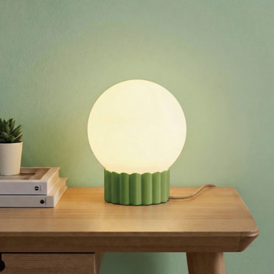 Petite lampe de table en verre 6,9 po avec abat-jour sphérique givré et base en résine, lampe de chevet à intensité variable avec douille E12, homologuée UL, ampoule non incluse, lumière décorative minimaliste moderne pour la chambre à coucher, la table de chevet et le bureau