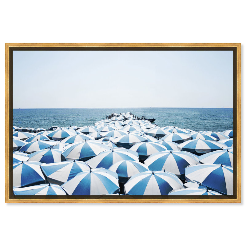 Blue Umbrella Beach - photographie sur toile, H 20 po x l 30 po, Gold