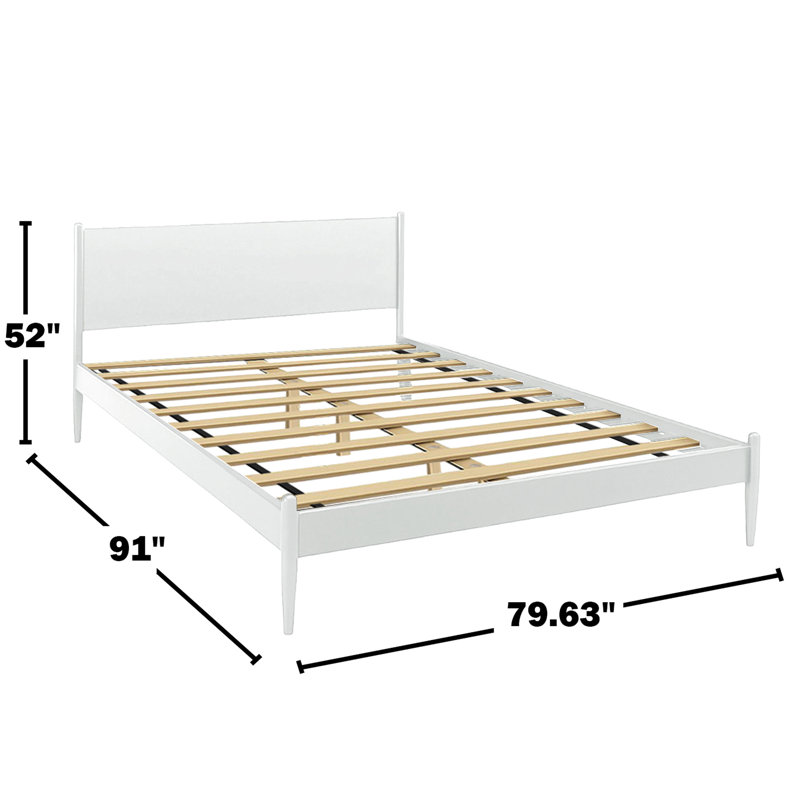 Très grand lit plateforme Mid-Century moderne au fini blanc, aucun sommier tapissier requis, pieds fuselés ronds, ensemble de lattes pour le confort de la chambre à coucher et bois massif en bois