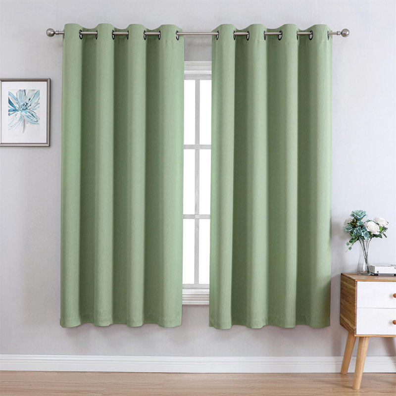 Rideau occultant embossé, 50" W x 63" L, Sage Green