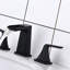 Robinet de salle de bain espacé avec ensemble de bonde