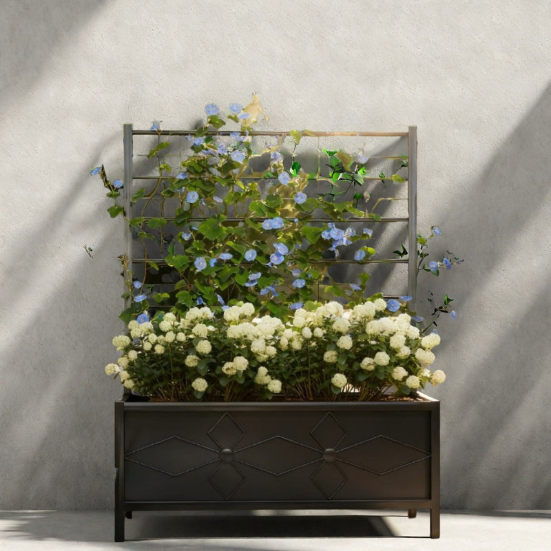 Jardinières en acier avec treillis