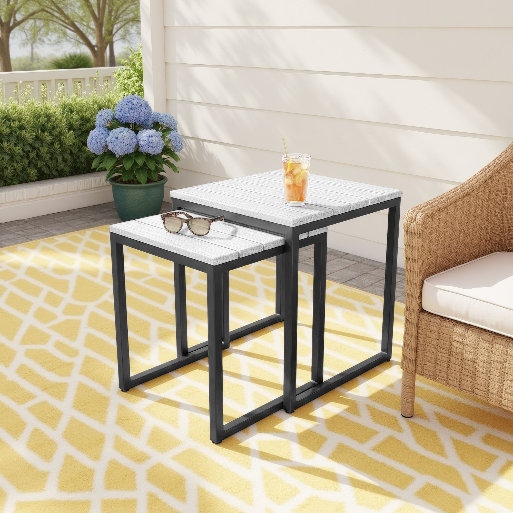 Townsend 18.9'' Tangent Outdoor Side Table