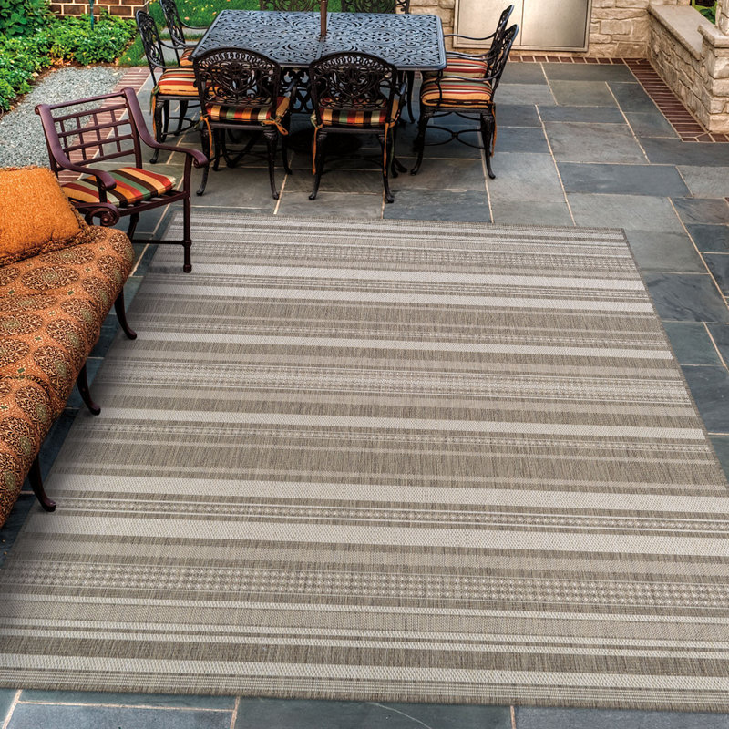 Tapis rayé intérieur / extérieur Sania, Rectangle 5 pi 10 po x 9 pi 2 po, Champagne ivoire / taupe