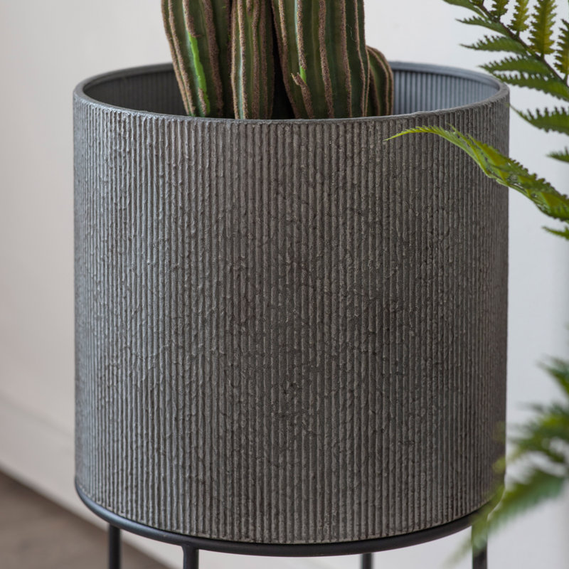 Tamura Metal Pot Planter, Grey