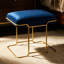 Repose-pieds en velours bleu Daija