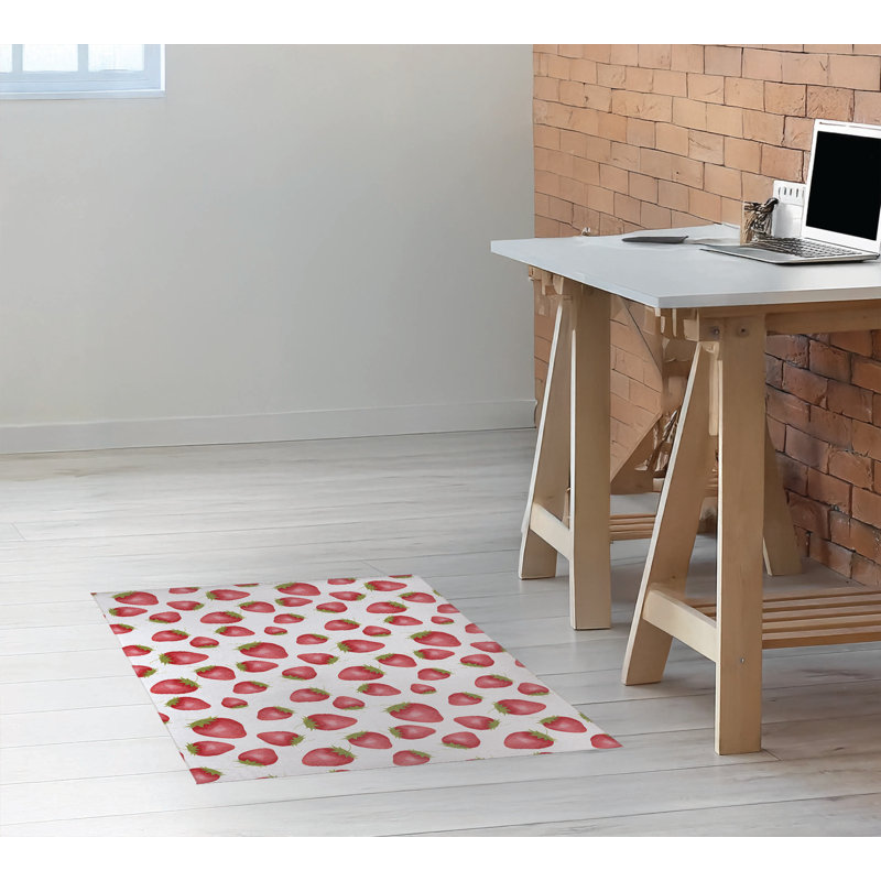 Tapis de bureau léger Summer Strawberries, L 36 po x P 60 po, Blanc