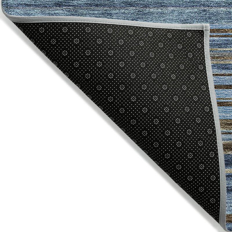 Tapis intérieur / extérieur rayé bleu marine et taupe 8 pi x 10 pi