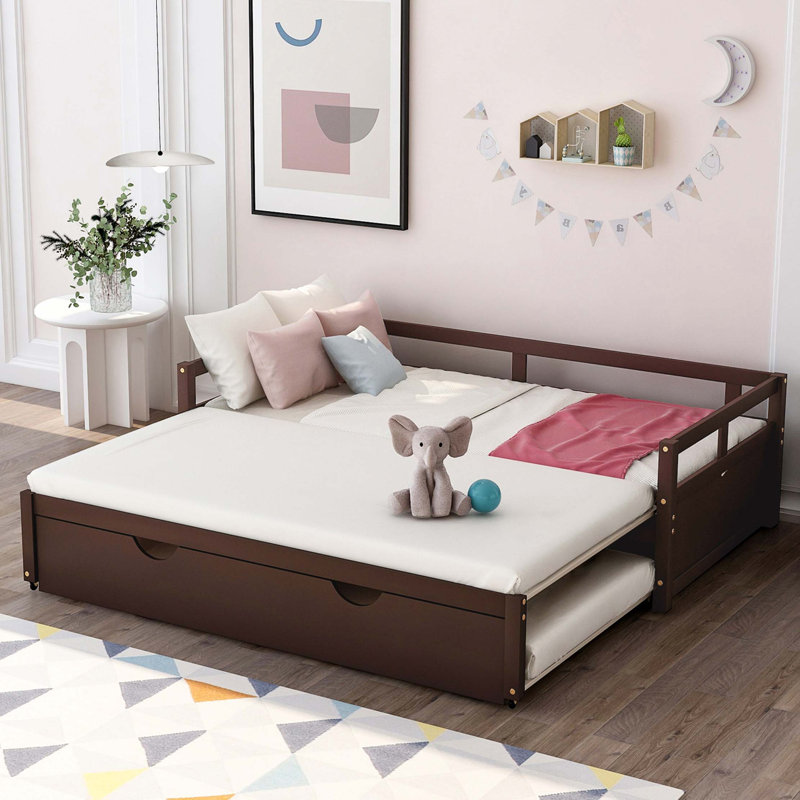 Space-Saving Extending Daybed with Pull-Out Trundle