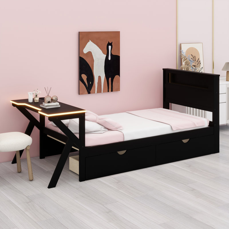 Lit plateforme en bois avec tête de lit à DEL