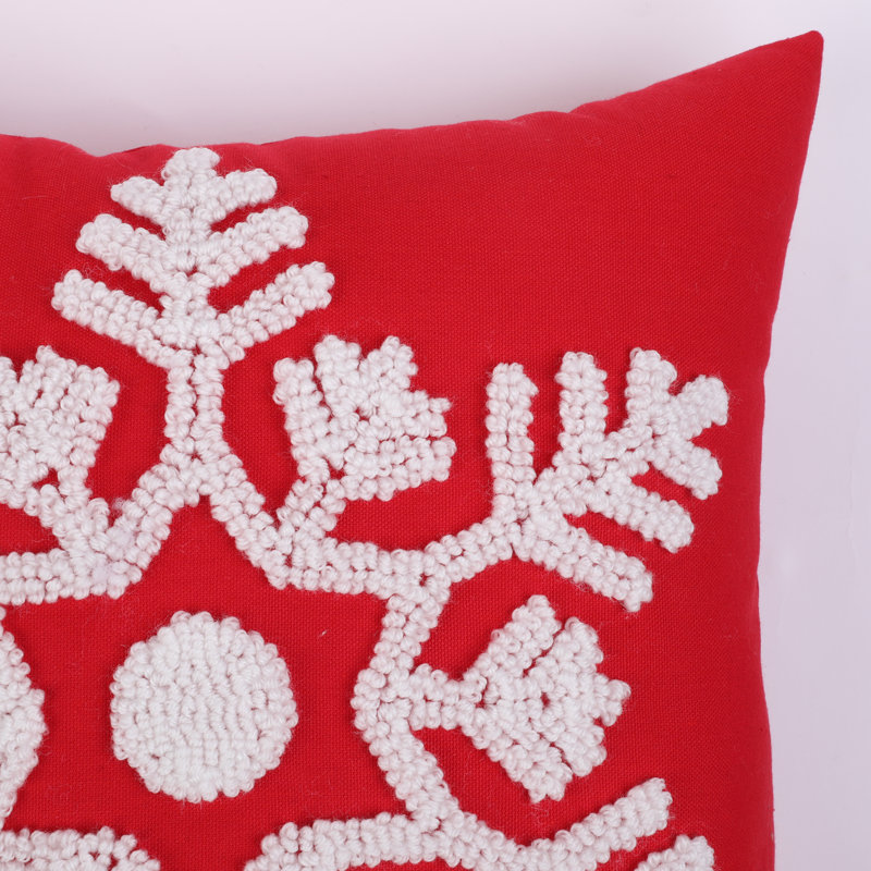  Flocon de neige brodé sur fond rouge