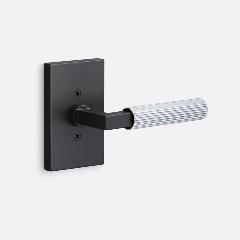 Fausse rosette Levanto, poignée droite moletée, Noir mat / Chrome poli