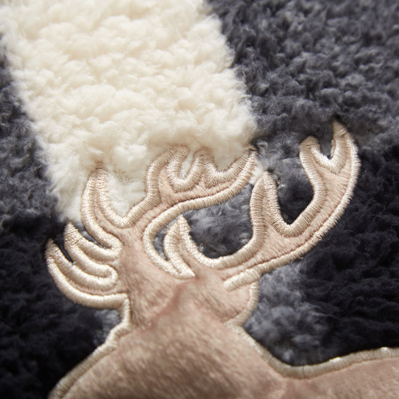 Dearfoams Hand Woven Throw Blanket