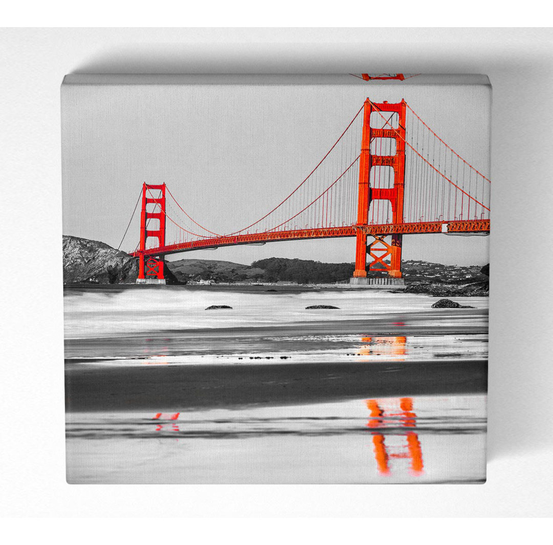 Gerahmtes Leinwandbild Golden Gate Bridge Reflections in Rot