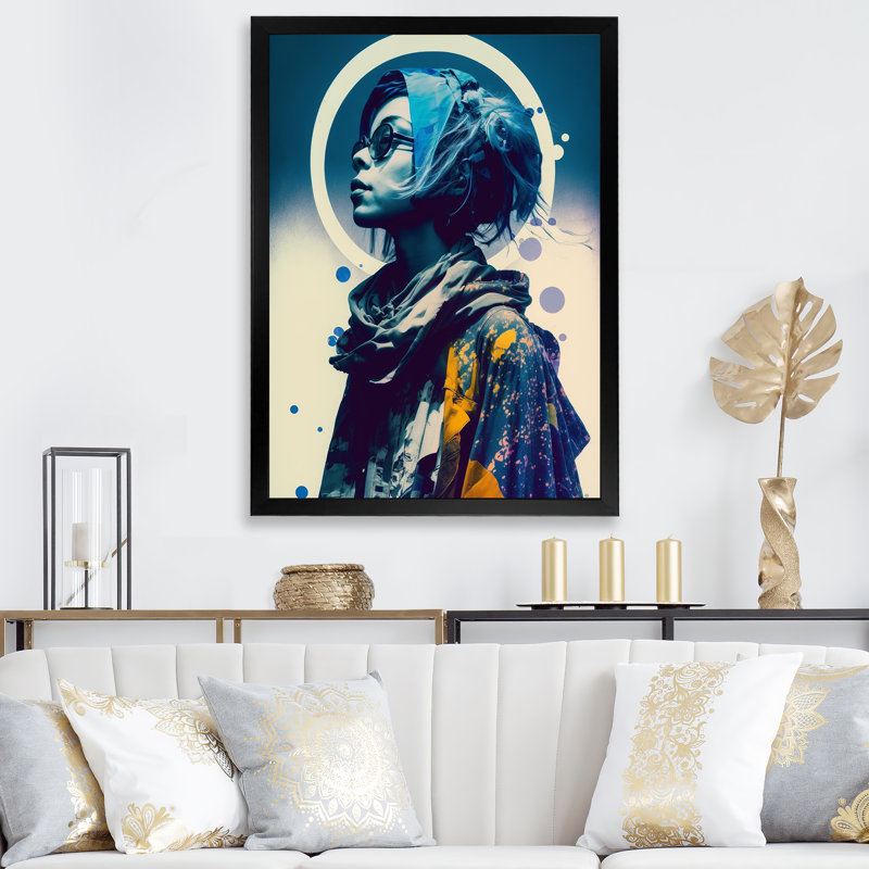 «Derrien Street Fashion Model In Vintage Blue II», reproduction sur toile, H 20 po x l 12 po x P 1 po, Cadre photo noir