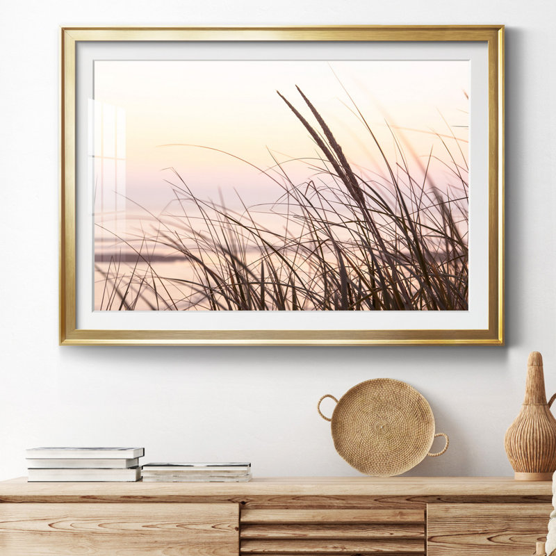 Cape Dune Morning - reproduction de photo sur papier encadrée, Papier avec cadre doré, H 30,5 po x l 42,5 po x P 1,5 po