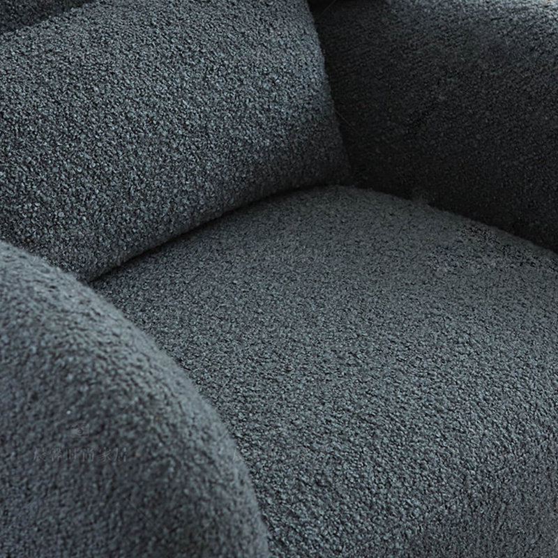 Chaise pivotante en pin moderne