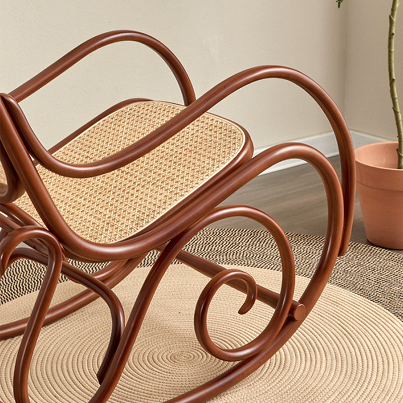 Chaise berçante décontractée en bois avec assise en rotin, Brun / brun orangé